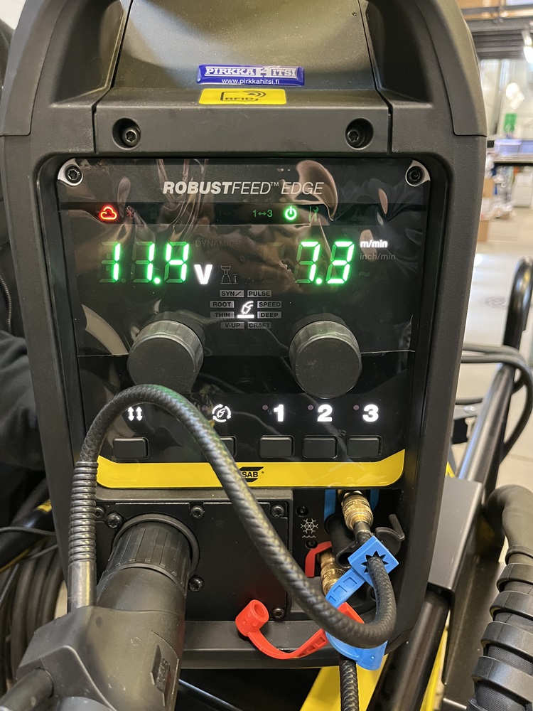 ESAB Warrior Edge 500 DX-CX KONEPAKETTI